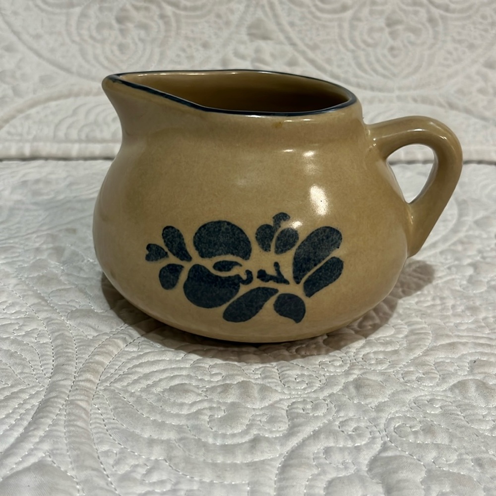 Pfaltzgraff gravy dish‎